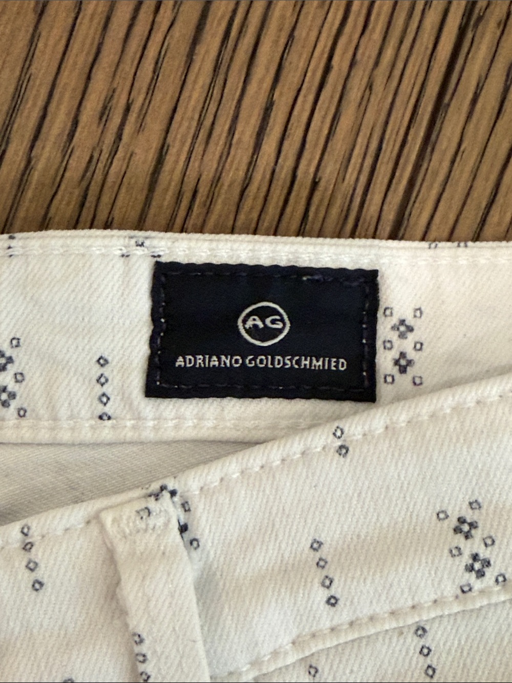 AG The Stilt Crop Cigarette Crop White Jeans Size 26 - Picture 3 of 11